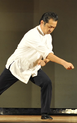 Yasuharu Takagi 高木靖治　全日本柔拳連盟指導員